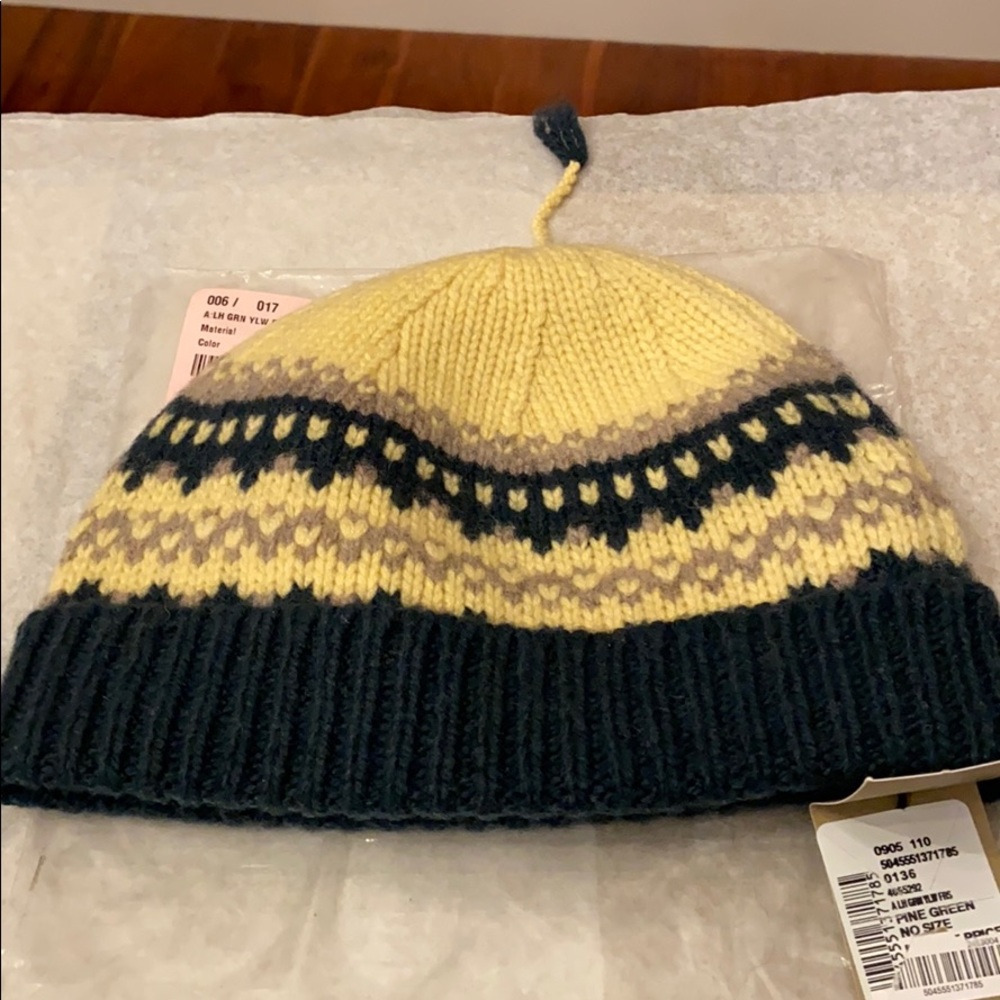BNWT Burberry Pine Green Cashmere Knit Beanie Hat - Picture 3 of 10